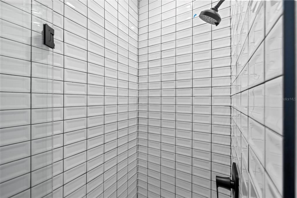 Activo con contrato: $795,000 (3 camas, 3 baños, 2028 Pies cuadrados)