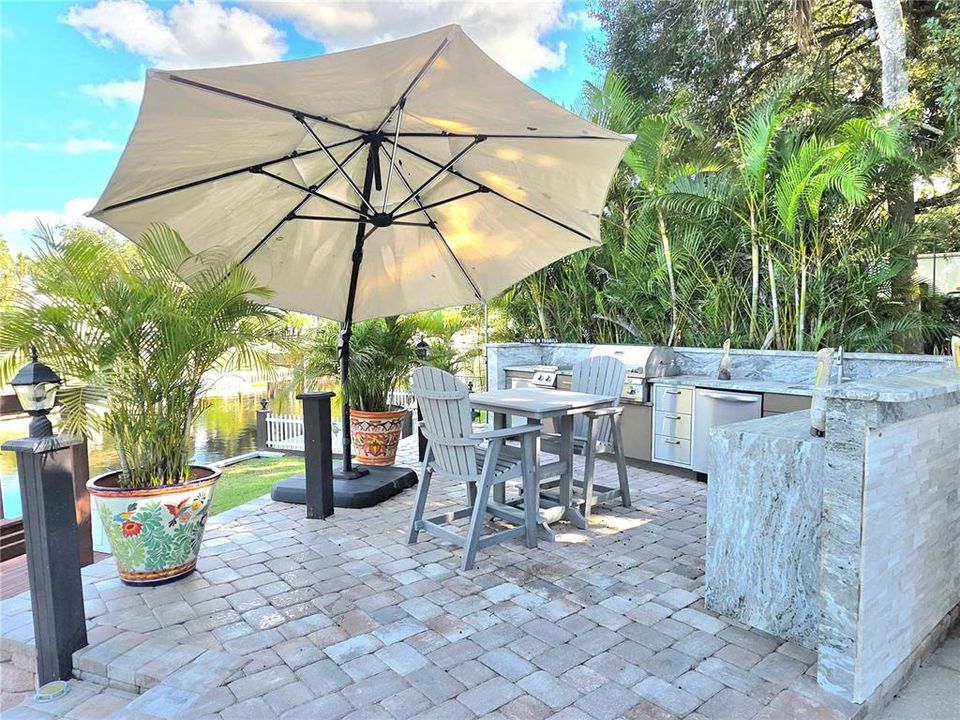 待售: $305,000 (0.07 acres)