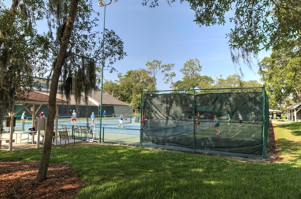 For Sale: $329,900 (2 beds, 2 baths, 2020 Square Feet)