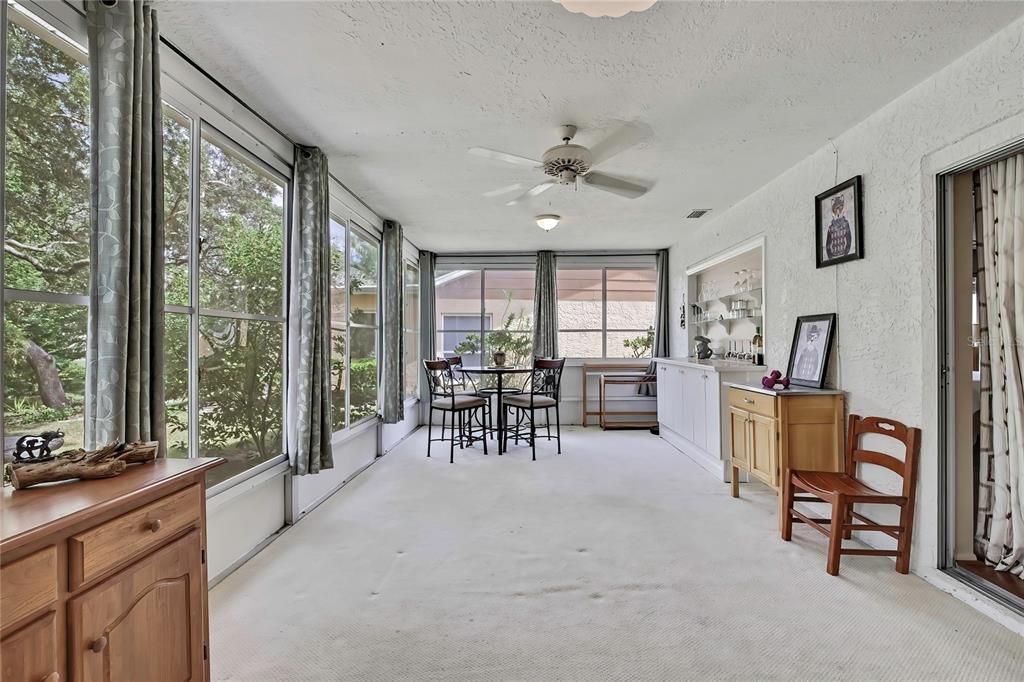 For Sale: $329,900 (2 beds, 2 baths, 2020 Square Feet)