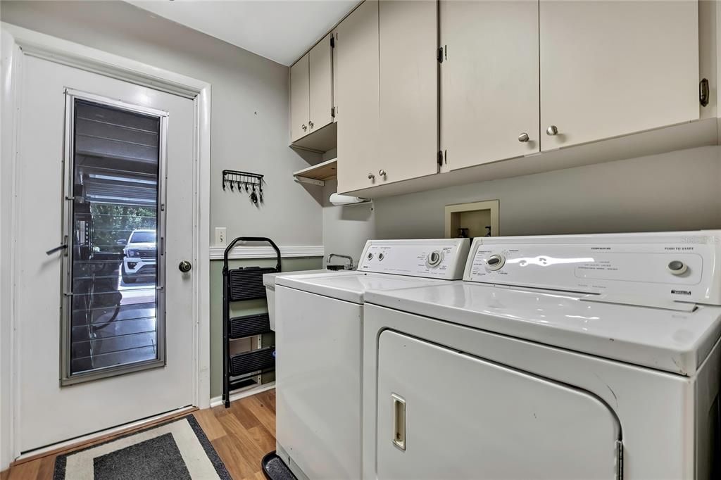 For Sale: $329,900 (2 beds, 2 baths, 2020 Square Feet)