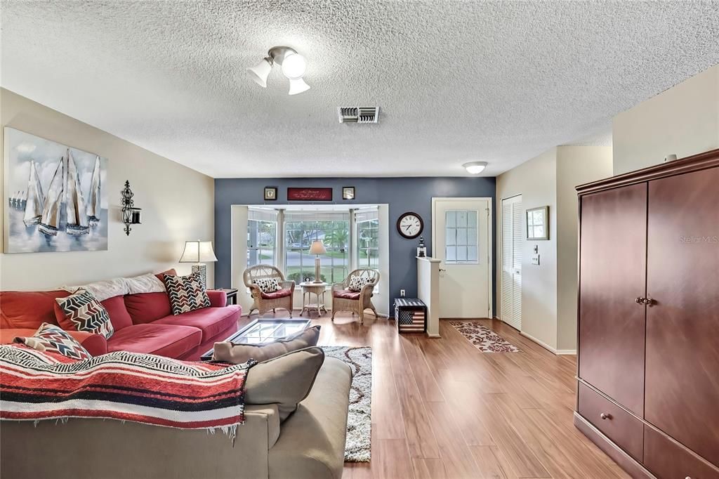 For Sale: $329,900 (2 beds, 2 baths, 2020 Square Feet)