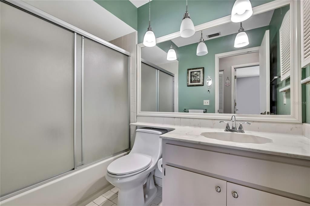 For Sale: $329,900 (2 beds, 2 baths, 2020 Square Feet)