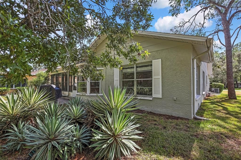 For Sale: $329,900 (2 beds, 2 baths, 2020 Square Feet)