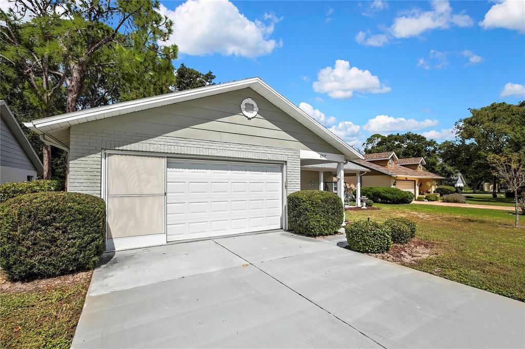 For Sale: $329,900 (2 beds, 2 baths, 2020 Square Feet)