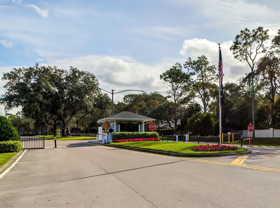 For Sale: $329,900 (2 beds, 2 baths, 2020 Square Feet)