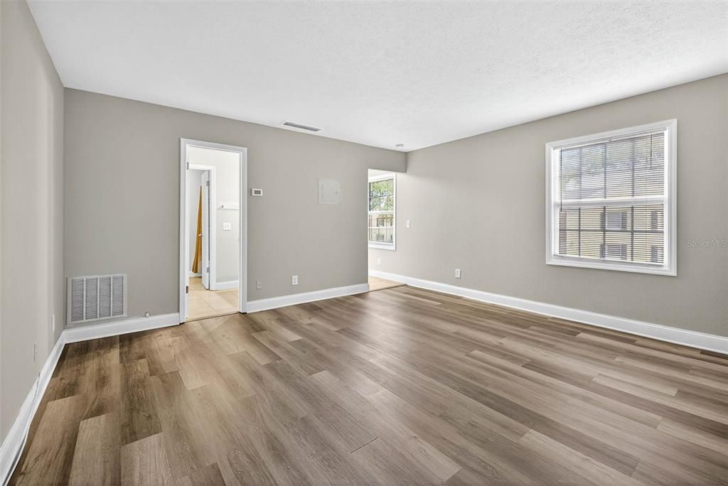 For Sale: $115,000 (0 beds, 1 baths, 448 Square Feet)