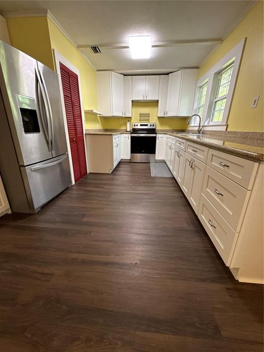 Active With Contract: $185,000 (3 beds, 2 baths, 1248 Square Feet)