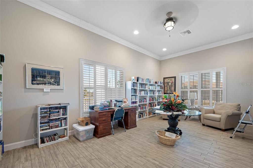 На продажу: $325,000 (2 спален, 2 ванн, 1103 Квадратных фут)