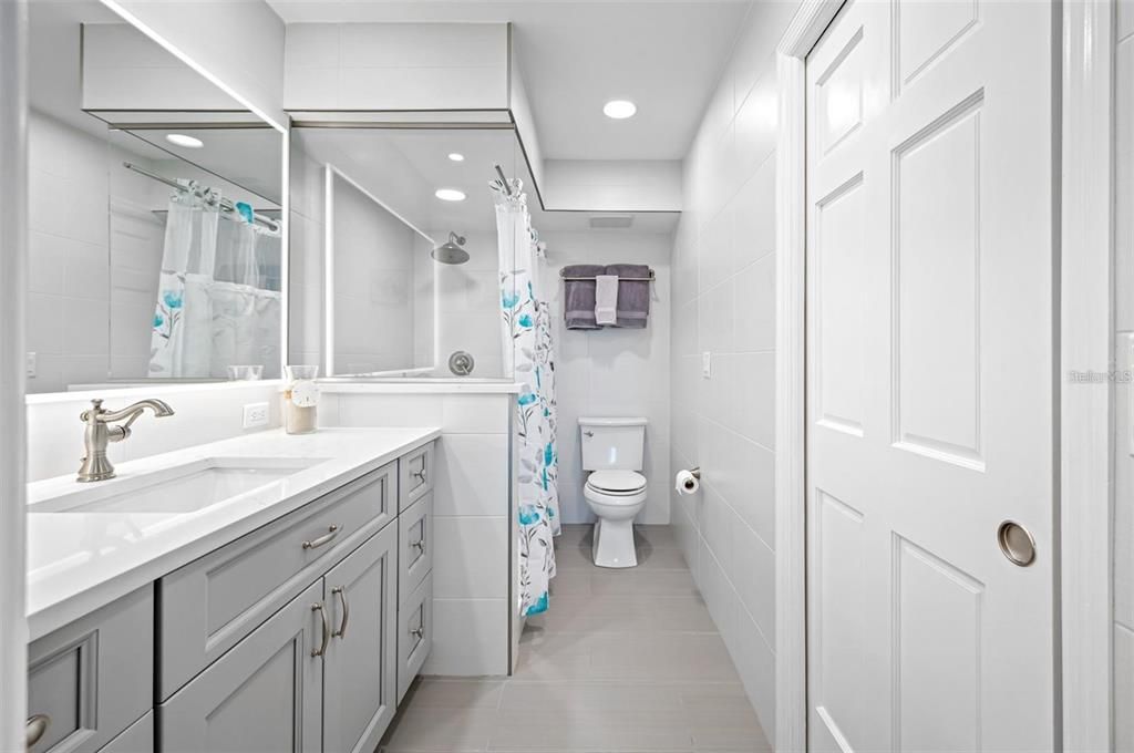 На продажу: $325,000 (2 спален, 2 ванн, 1103 Квадратных фут)