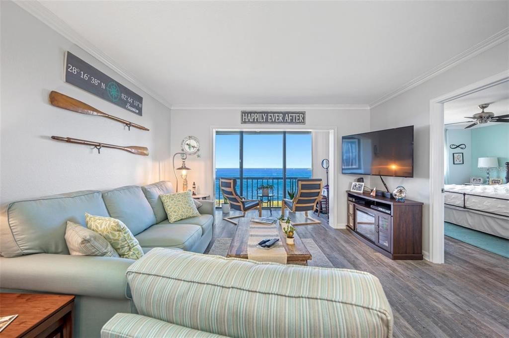 На продажу: $325,000 (2 спален, 2 ванн, 1103 Квадратных фут)