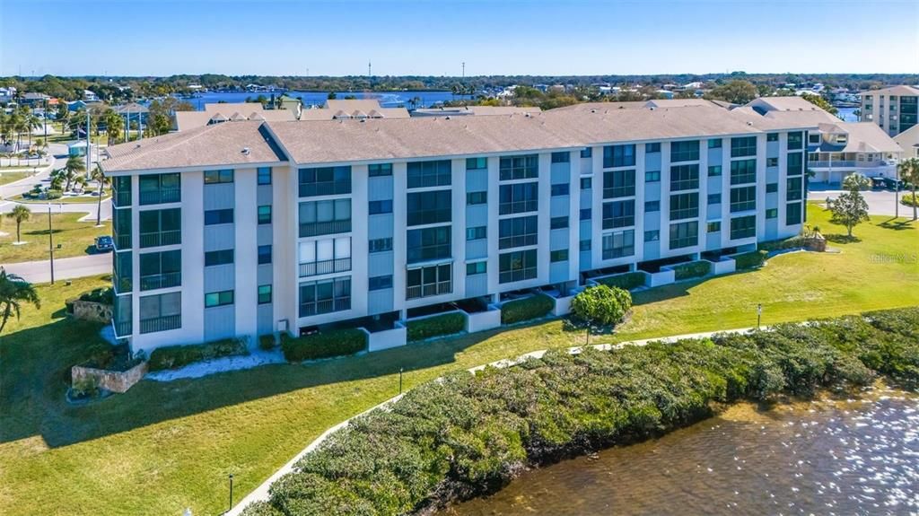 На продажу: $325,000 (2 спален, 2 ванн, 1103 Квадратных фут)