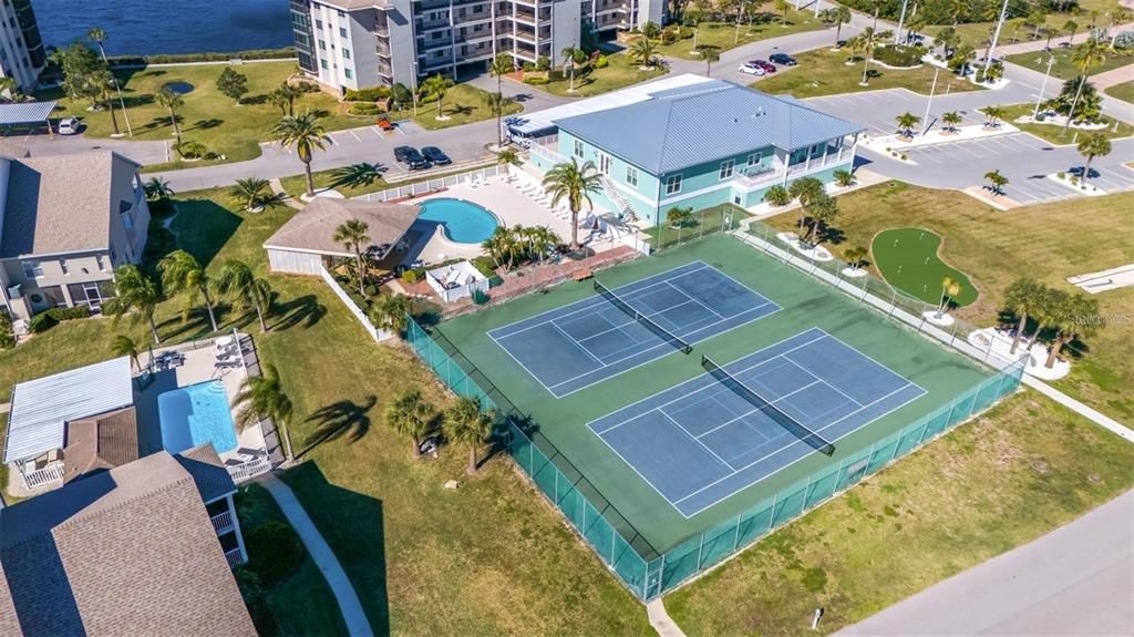 На продажу: $325,000 (2 спален, 2 ванн, 1103 Квадратных фут)