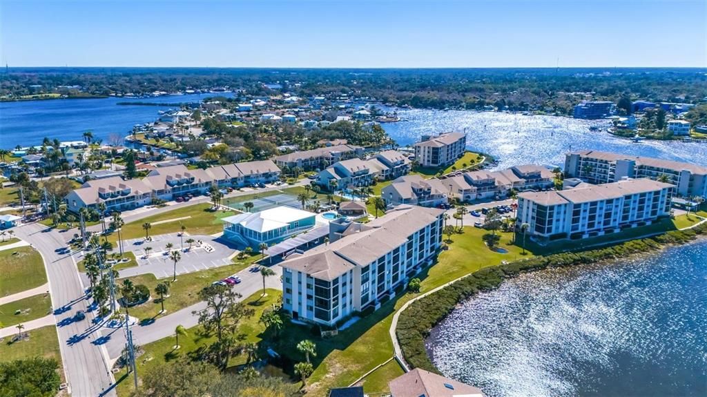 На продажу: $325,000 (2 спален, 2 ванн, 1103 Квадратных фут)