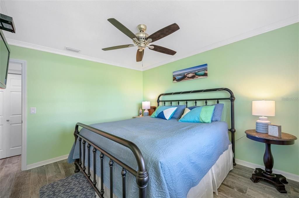 На продажу: $325,000 (2 спален, 2 ванн, 1103 Квадратных фут)