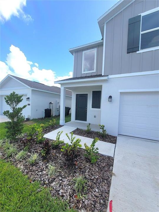 合同活跃: $1,800 (4 贝兹, 2 浴室, 1880 平方英尺)