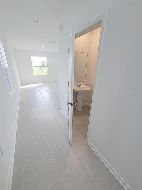 合同活跃: $1,800 (4 贝兹, 2 浴室, 1880 平方英尺)