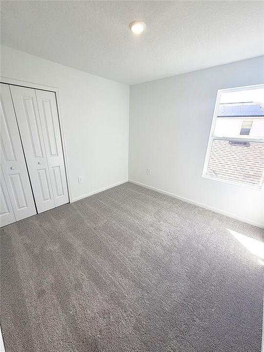 合同活跃: $1,800 (4 贝兹, 2 浴室, 1880 平方英尺)