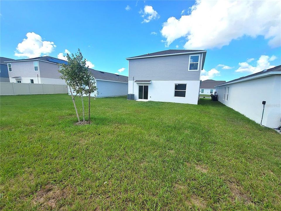 合同活跃: $1,800 (4 贝兹, 2 浴室, 1880 平方英尺)