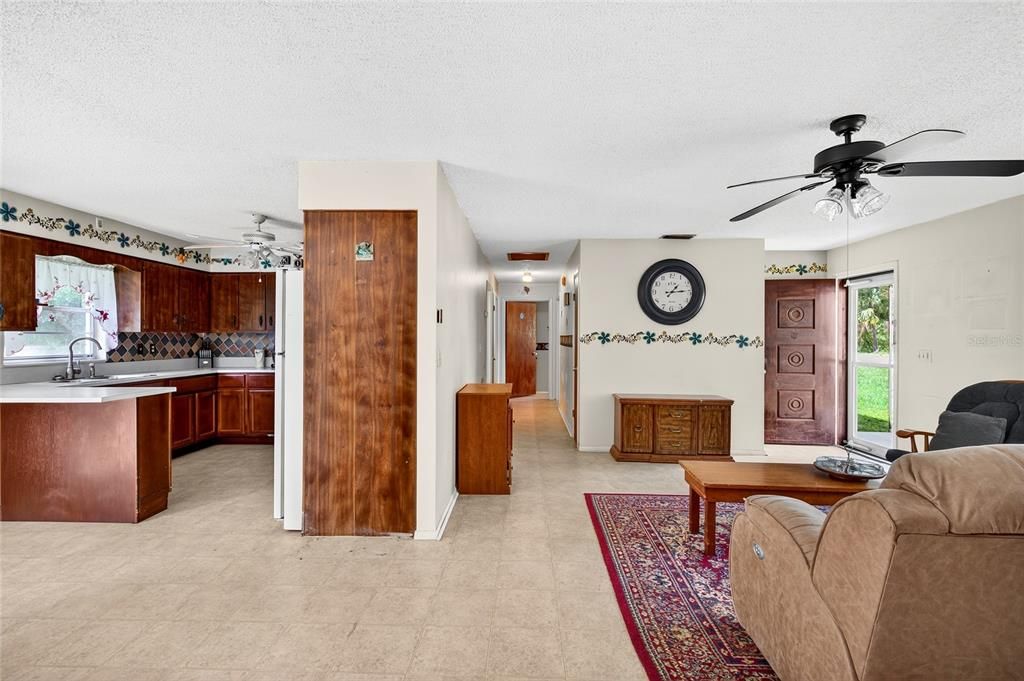 En Venta: $210,000 (3 camas, 2 baños, 1232 Pies cuadrados)