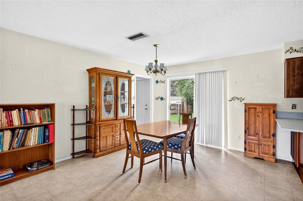 En Venta: $210,000 (3 camas, 2 baños, 1232 Pies cuadrados)