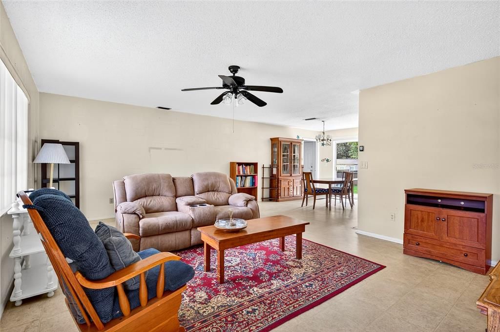 En Venta: $210,000 (3 camas, 2 baños, 1232 Pies cuadrados)