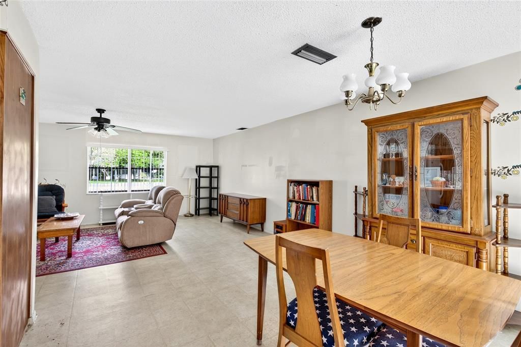 En Venta: $210,000 (3 camas, 2 baños, 1232 Pies cuadrados)