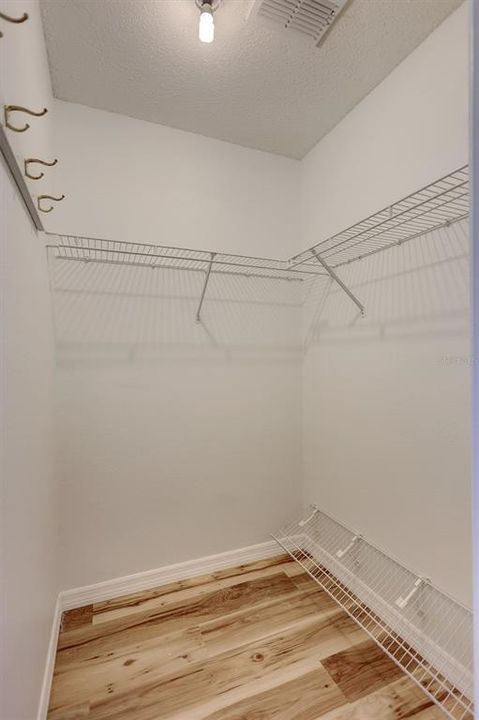 待售: $275,000 (2 贝兹, 2 浴室, 1651 平方英尺)