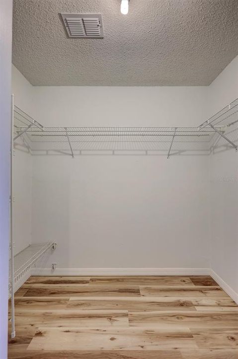 待售: $275,000 (2 贝兹, 2 浴室, 1651 平方英尺)