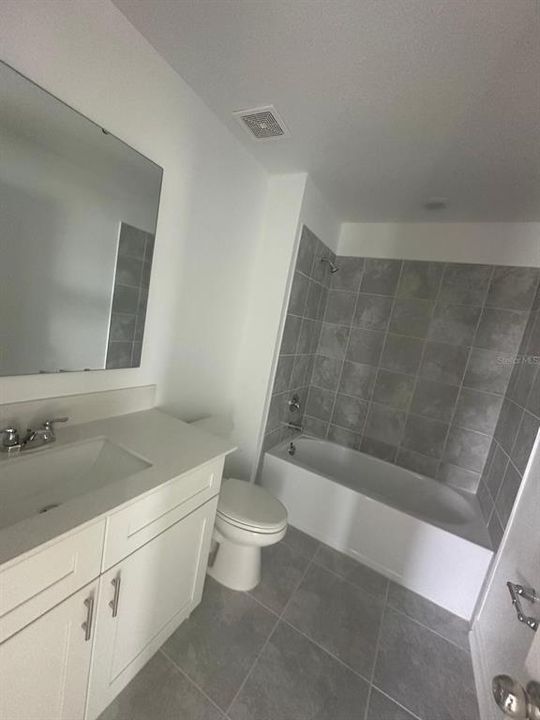 En Venta: $390,000 (4 camas, 3 baños, 2140 Pies cuadrados)