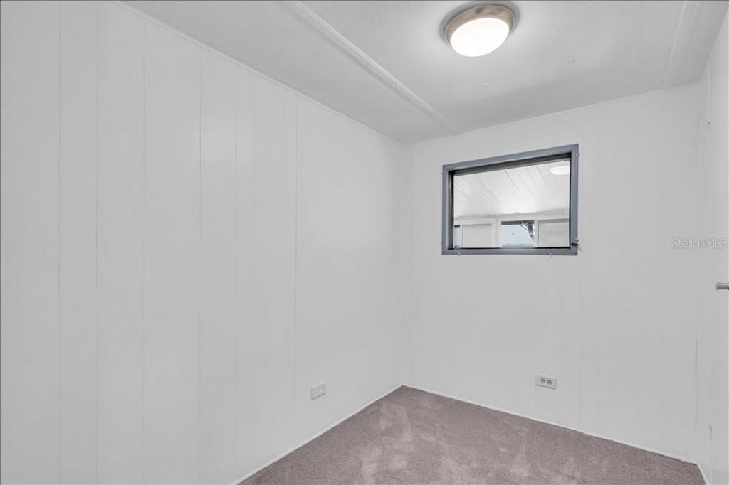 For Sale: $99,800 (2 beds, 1 baths, 672 Square Feet)