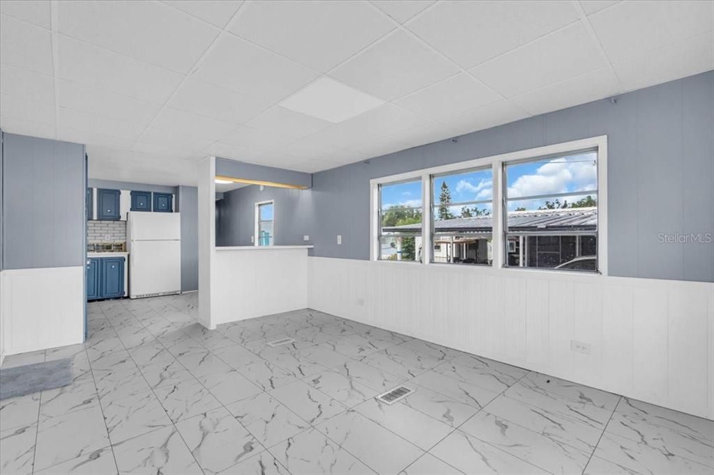 For Sale: $99,800 (2 beds, 1 baths, 672 Square Feet)