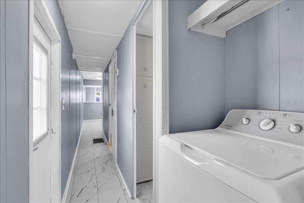 For Sale: $99,800 (2 beds, 1 baths, 672 Square Feet)