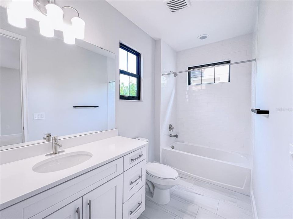 待售: $1,050,000 (4 贝兹, 4 浴室, 3280 平方英尺)