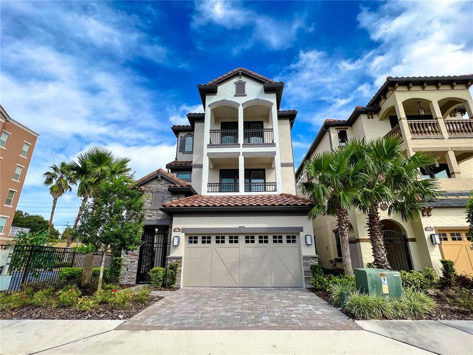 待售: $1,050,000 (4 贝兹, 4 浴室, 3280 平方英尺)