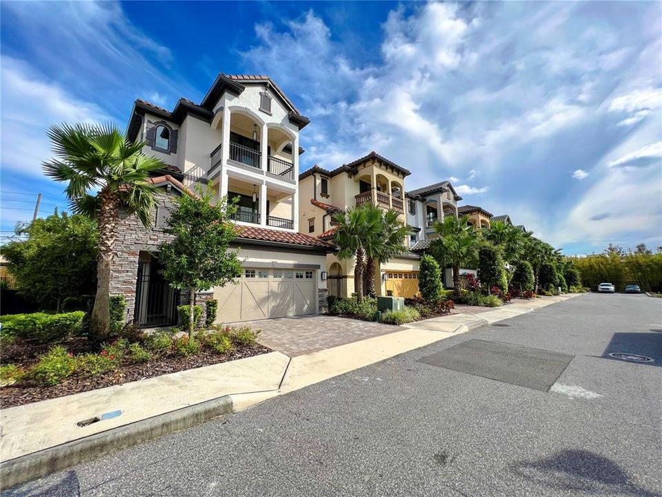 待售: $1,050,000 (4 贝兹, 4 浴室, 3280 平方英尺)