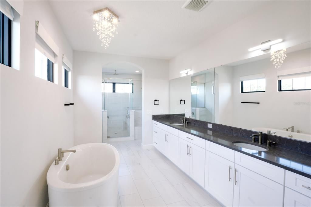 待售: $1,050,000 (4 贝兹, 4 浴室, 3280 平方英尺)