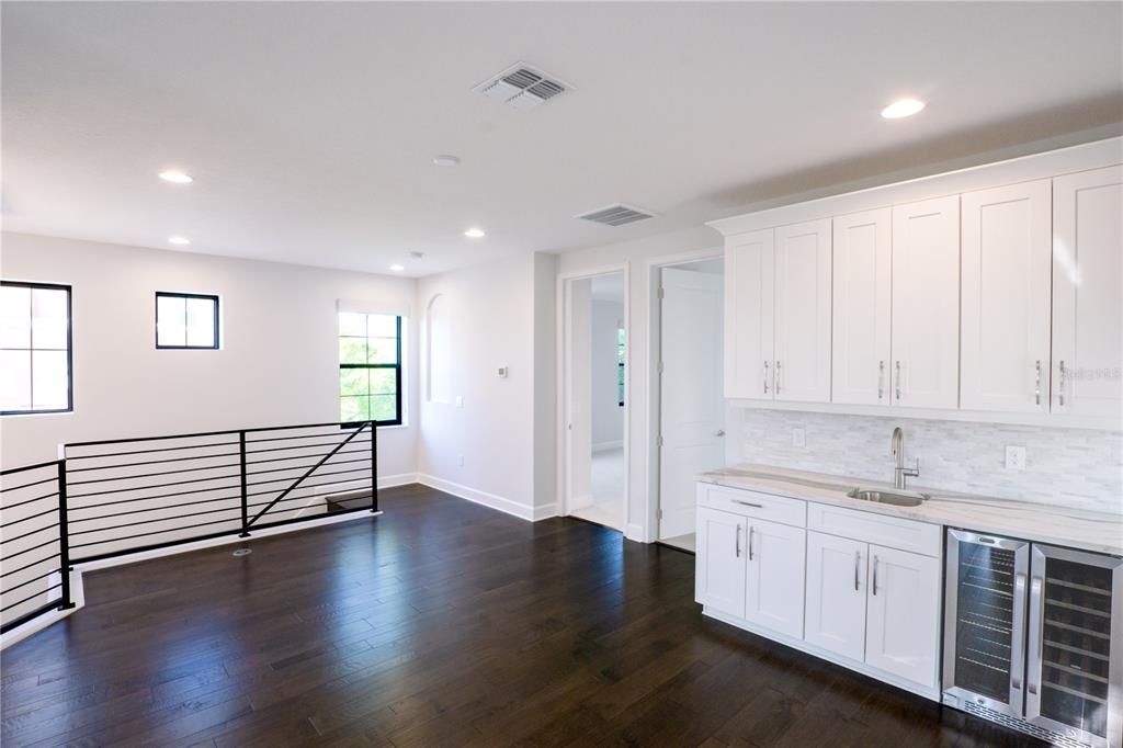 待售: $1,050,000 (4 贝兹, 4 浴室, 3280 平方英尺)