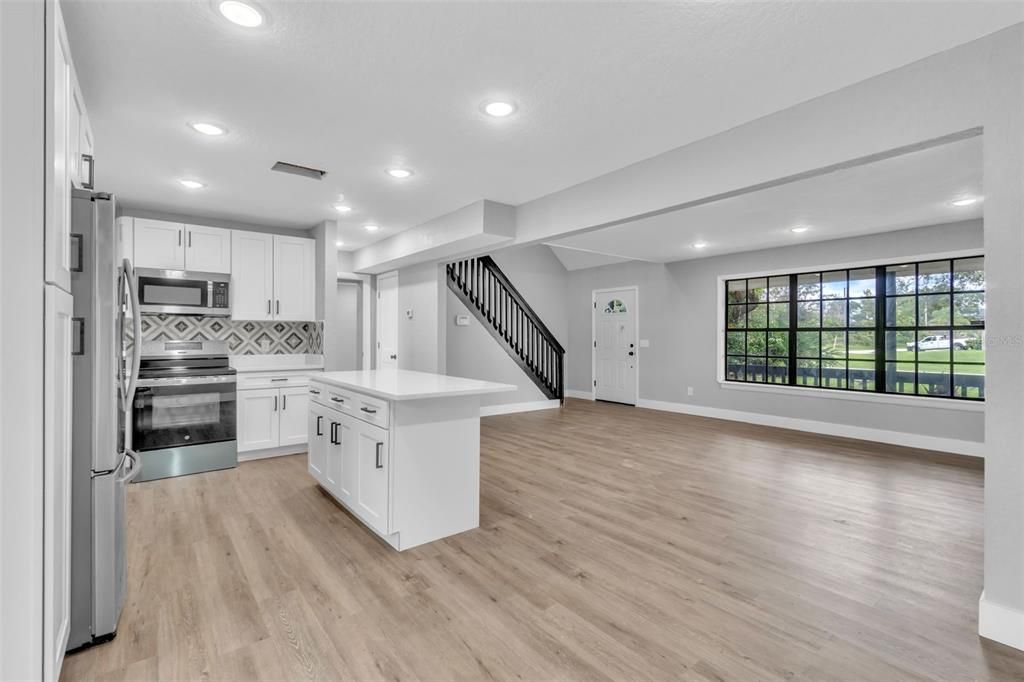 待售: $425,000 (3 贝兹, 2 浴室, 2324 平方英尺)