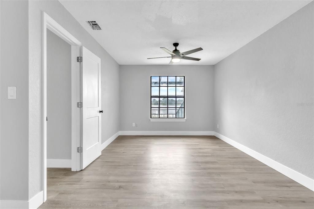 待售: $425,000 (3 贝兹, 2 浴室, 2324 平方英尺)