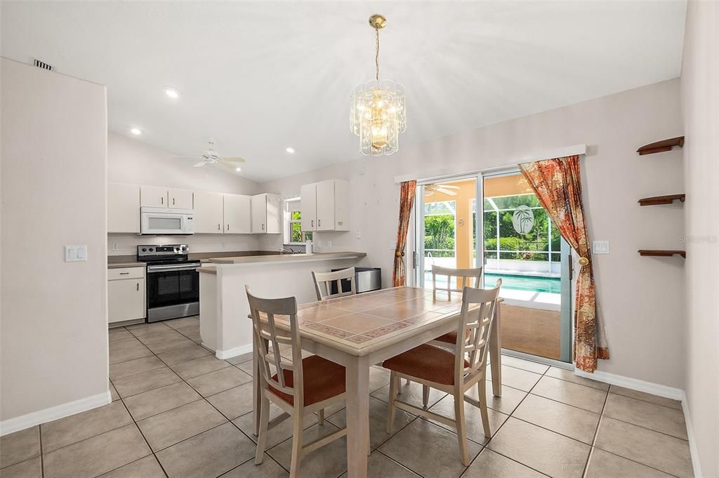 For Rent: $2,495 (3 beds, 2 baths, 1427 Square Feet)