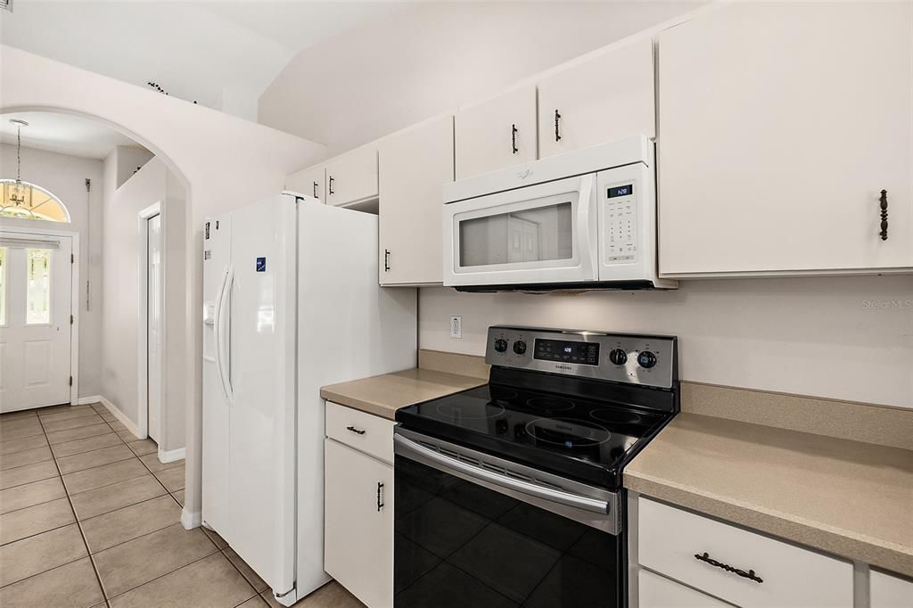 For Rent: $2,495 (3 beds, 2 baths, 1427 Square Feet)