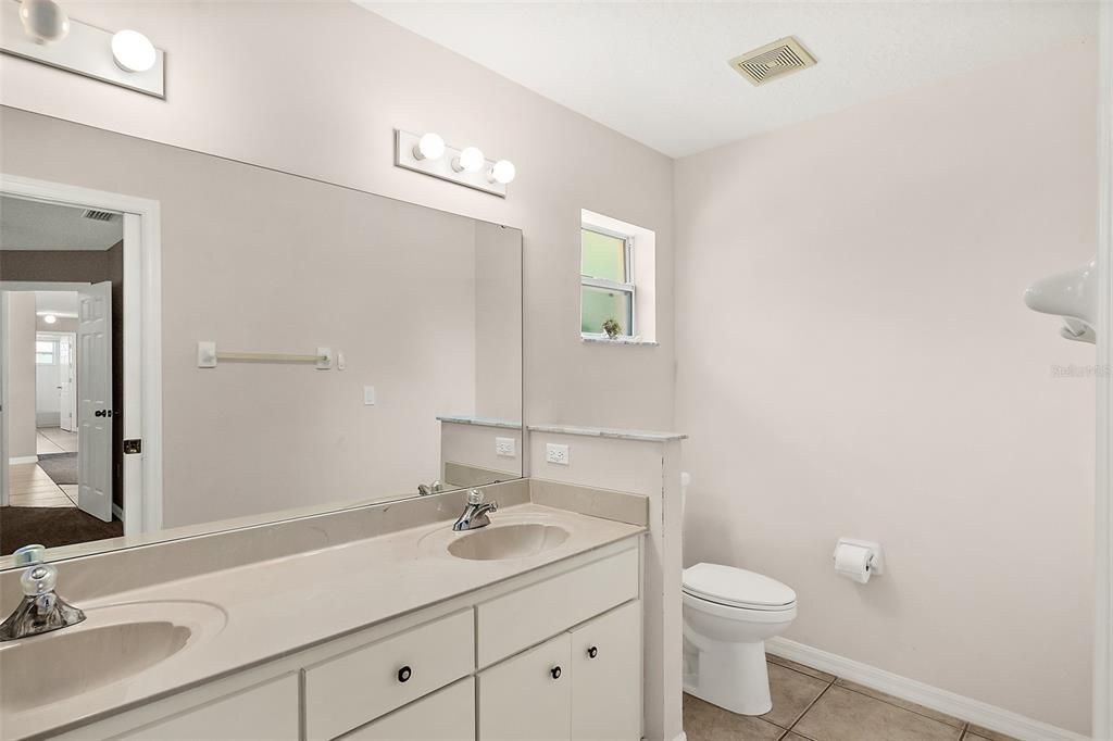 For Rent: $2,495 (3 beds, 2 baths, 1427 Square Feet)