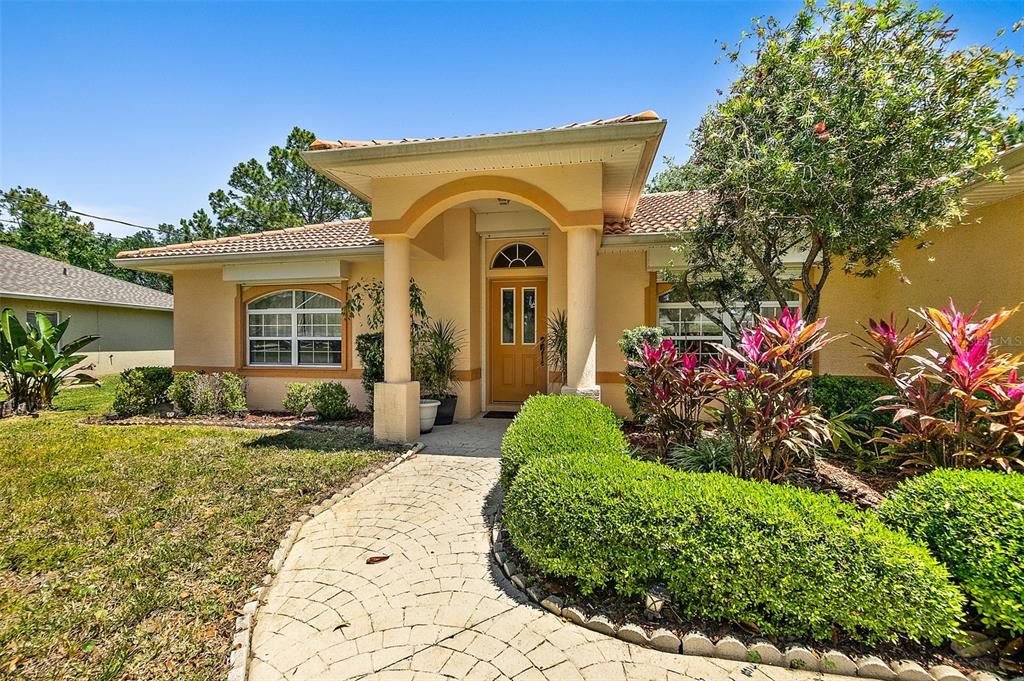 For Rent: $2,495 (3 beds, 2 baths, 1427 Square Feet)