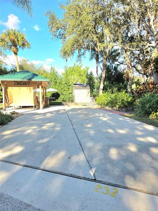 待售: $179,800 (0.06 acres)