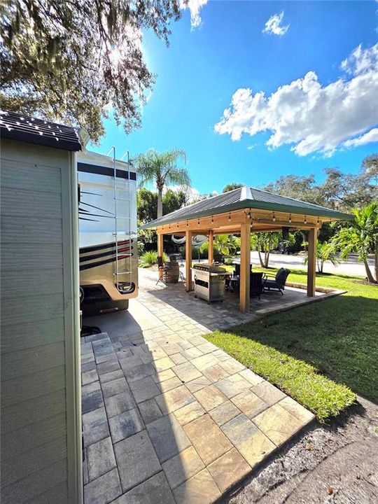 待售: $179,800 (0.06 acres)