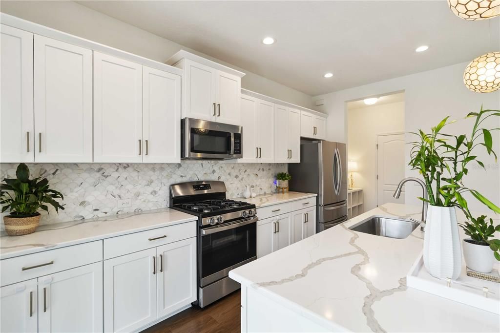 For Sale: $569,900 (3 beds, 2 baths, 2188 Square Feet)