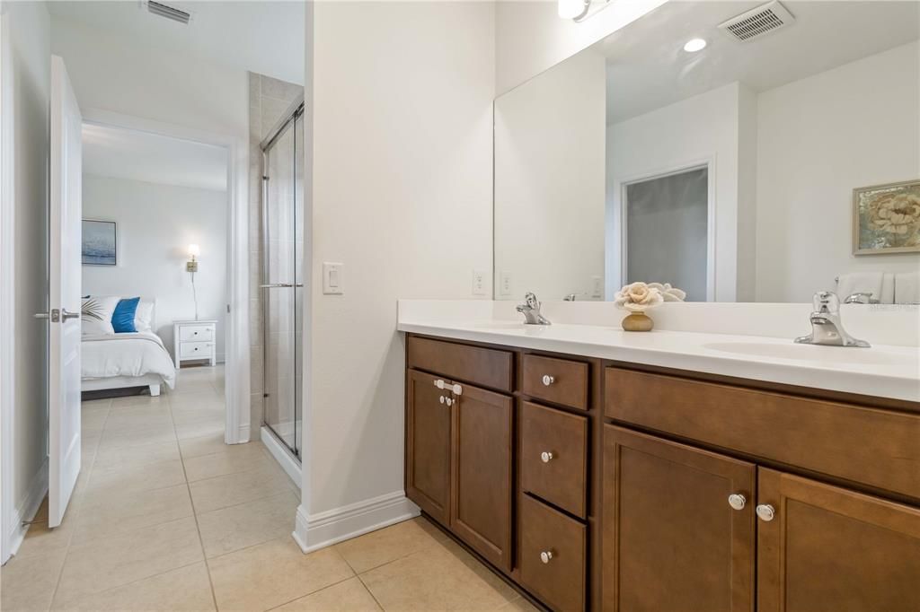 For Sale: $569,900 (3 beds, 2 baths, 2188 Square Feet)