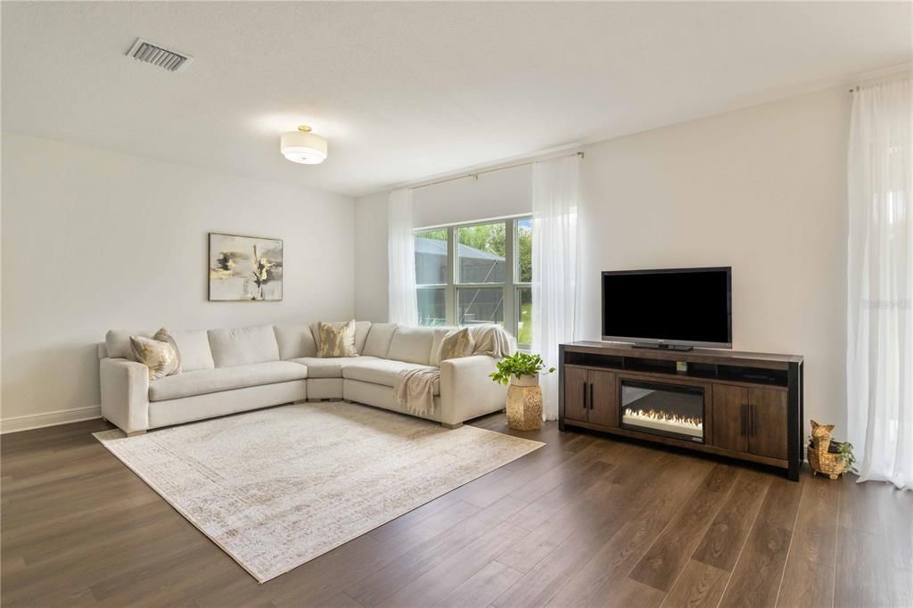 For Sale: $569,900 (3 beds, 2 baths, 2188 Square Feet)