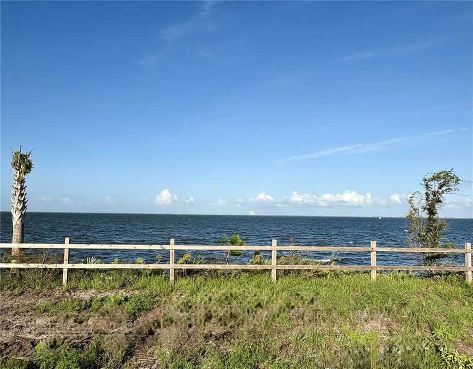 待售: $835,000 (0.32 acres)